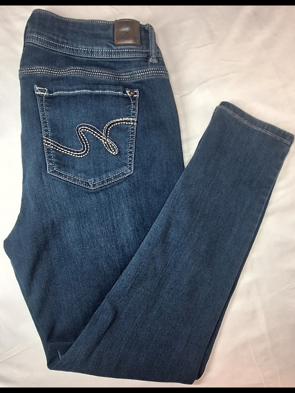 Wallflower Ultra Fit Skinny Jeans with Embroidered Back Pocket Sz 13 Reg